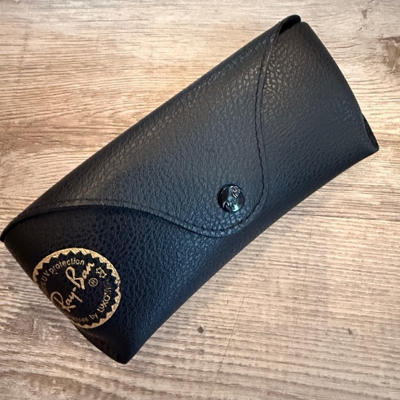 Ray-Ban Black Leather Sunglasses Case - Picture 1 of 5